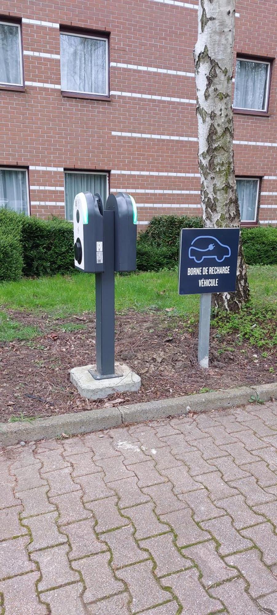 Kyriad Lille Est - Villeneuve D'Ascq Eksteriør billede